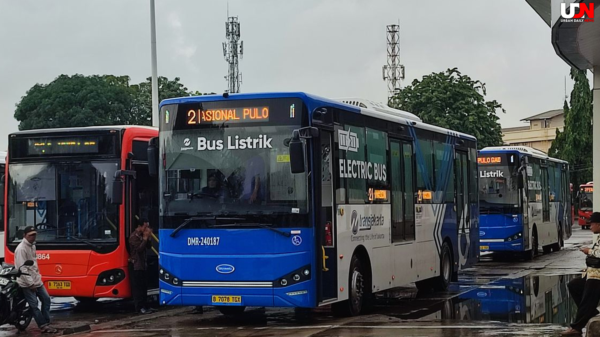 TransJakarta Rp 1, HUT Jakarta Dinikmati Warga Sekitar Kota