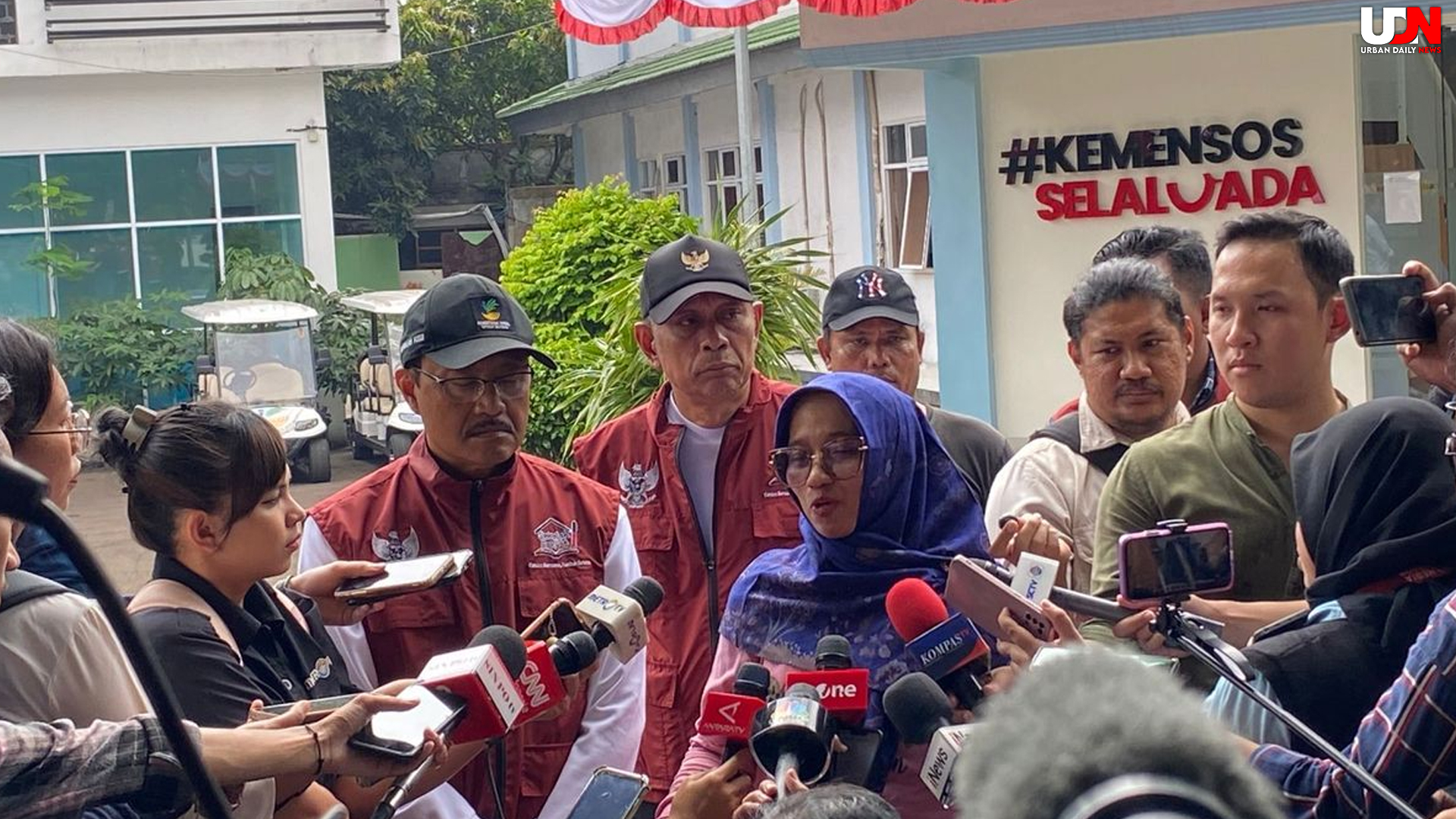 Mensos Berikan 15 Ribu Laptop, Harapan Baru Siswa Rakyat