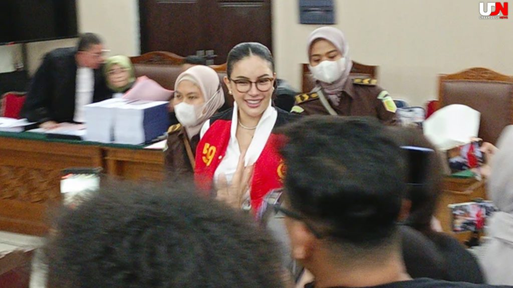 Tangis Nikita Mirzani: Suami Reza Gladys Rp 20 M Produk Spesial