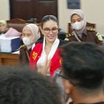 Tangis Nikita Mirzani: Suami Reza Gladys Rp 20 M Produk Spesial