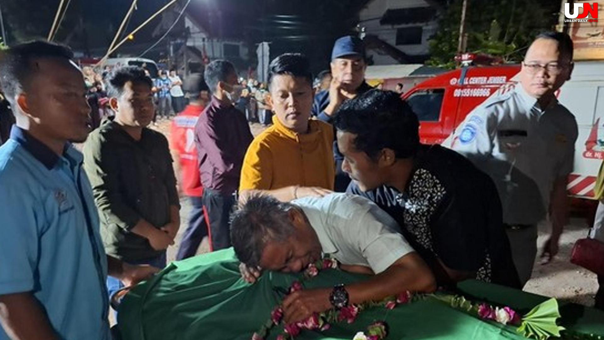 Probolinggo Berduka 12 Jenazah Korban Bus Disambut Tangis