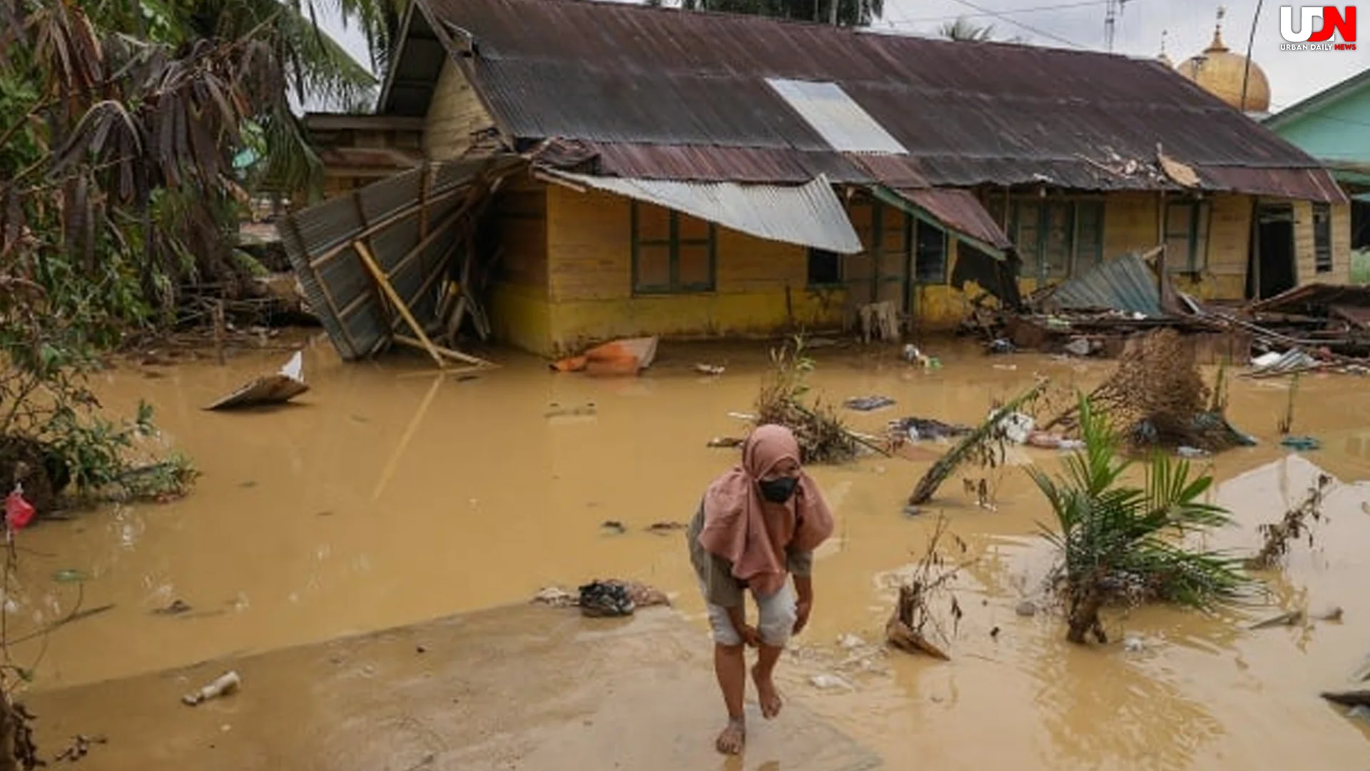 Menteri Ekraf Terima 4 Keluhan Utama Korban Banjir Saat Tinjau Aceh