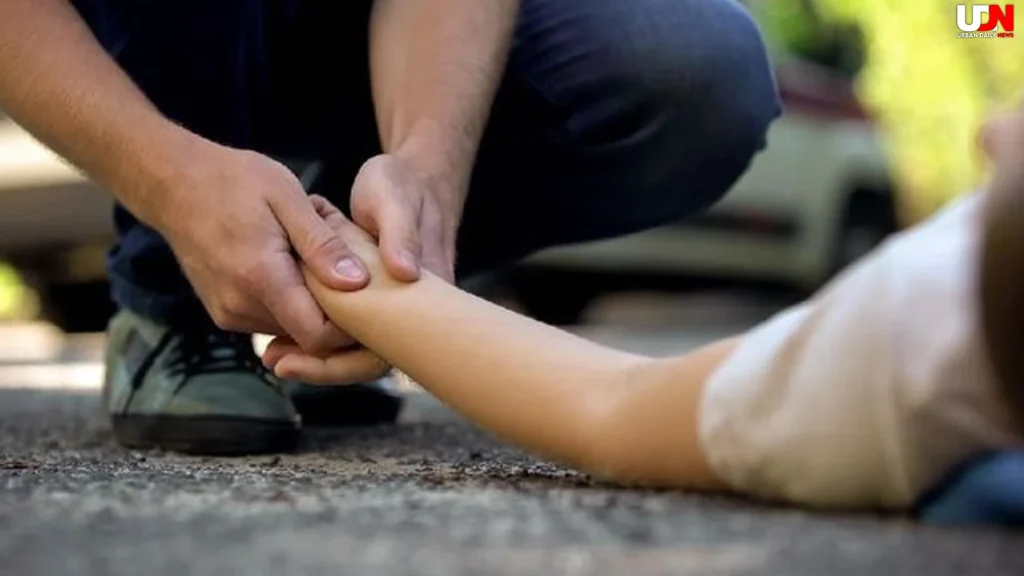 Kecelakaan Pemotor Ibu & Anak Bikin Warga Kota Hujan Kaget dalam 1 Kedipan