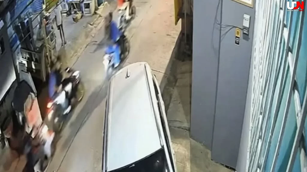 Gerombolan Pemuda Pakai 3 Celurit Absurd Dan Parang Serbu Jelambar