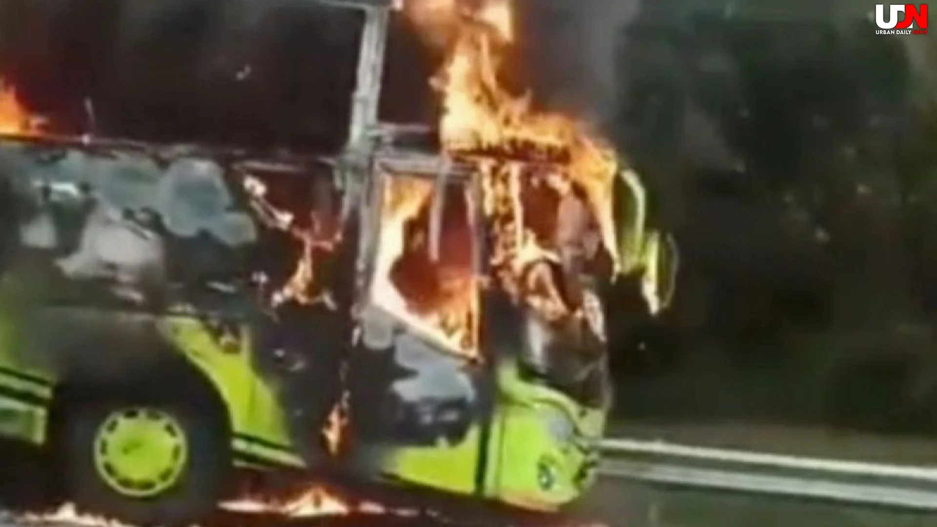 Korsleting 5 Mesin Picu Bus Pariwisata Super Terbakar Di Cipali