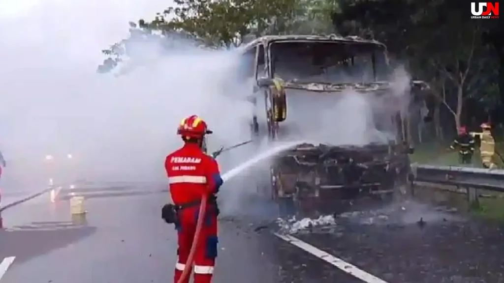 Korsleting 5 Mesin Picu Bus Pariwisata Super Terbakar Di Cipali