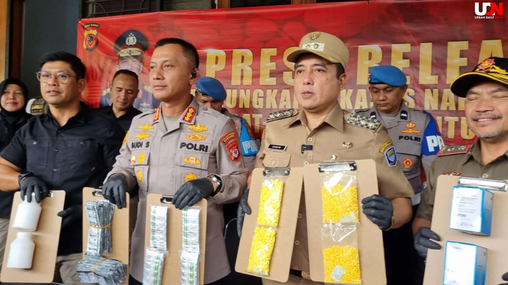 Polisi Bongkar COD Obat Terlarang 100 Butir Di Depok Absurd